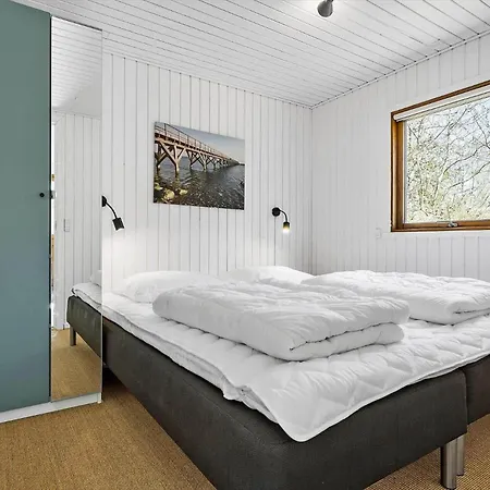 4704-aakirkeby-sondre-landevej-62 * Åkirkeby