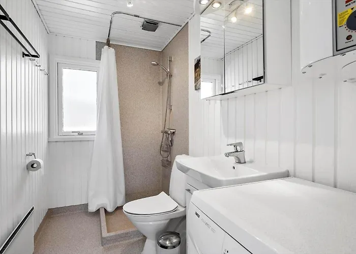 4704-aakirkeby-sondre-landevej-62 Дом отдыха